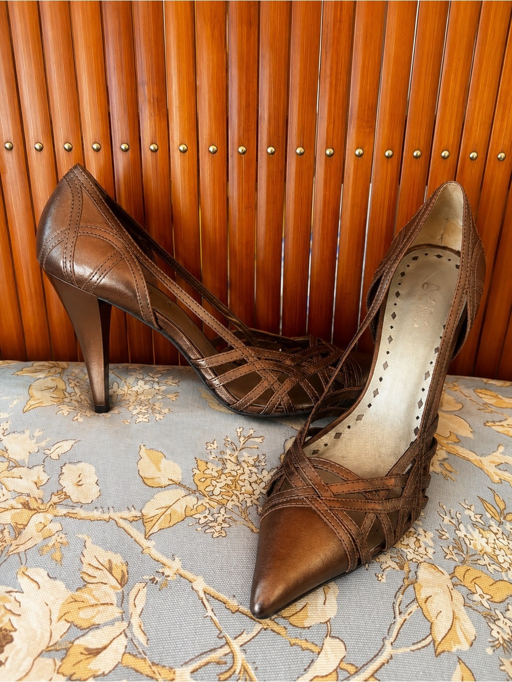 BCBG Paris Y2K Bronze Brown Leather Strappy Pointed Toe Heels 7.5B